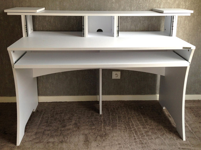 Glorious Workbench white