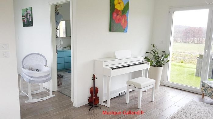 Yamaha CLP-735wh